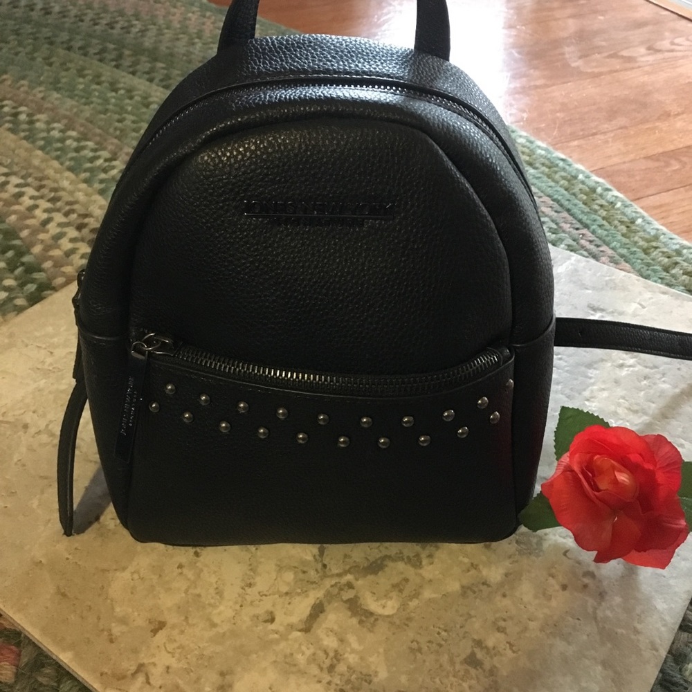 JONES NEW YORK Signature black vegan lthr backpack - Picture 2 of 8